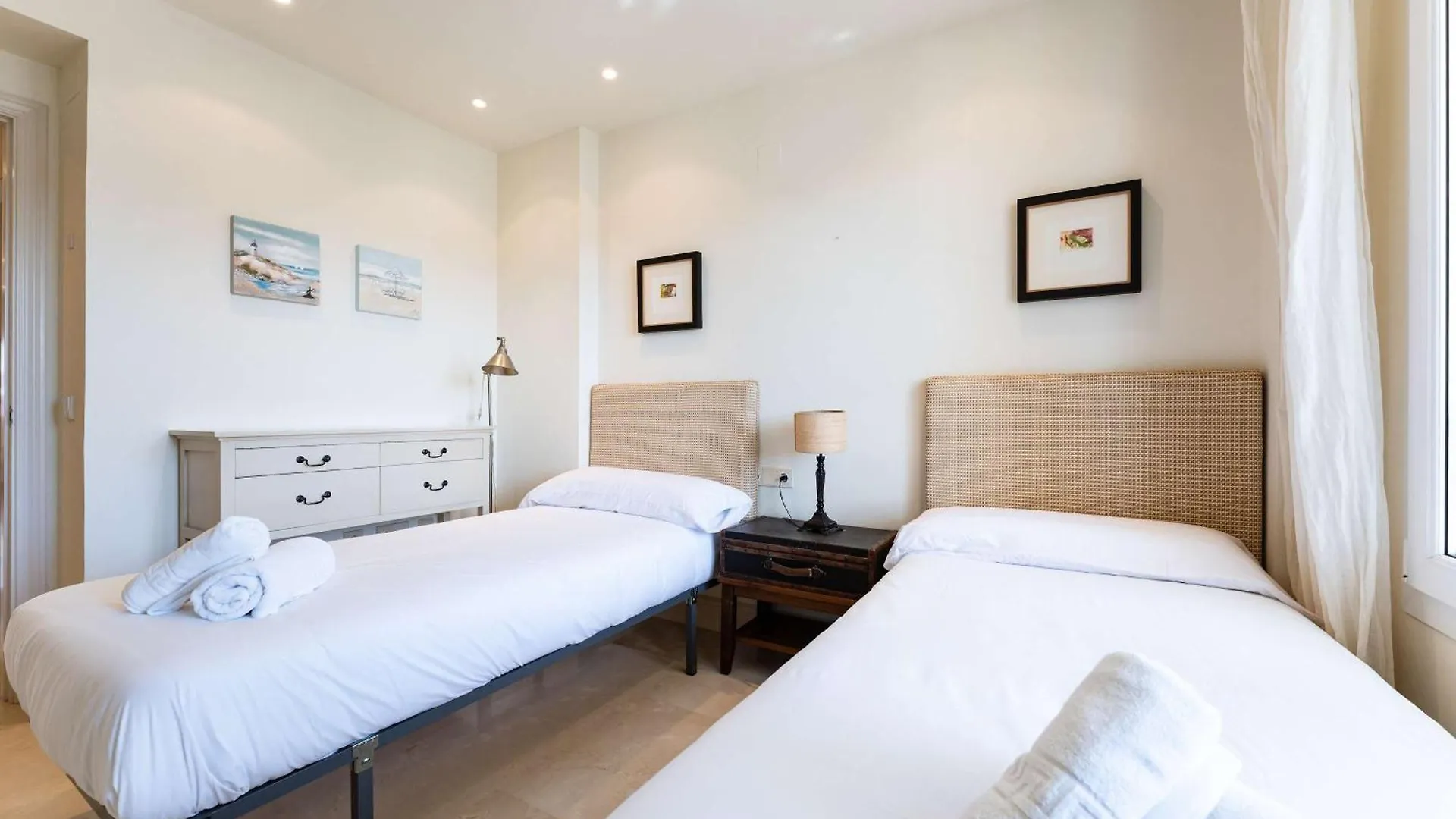 Apartamento Familiar Con Acceso Directo A La Playa En Puente Romano, Marbella