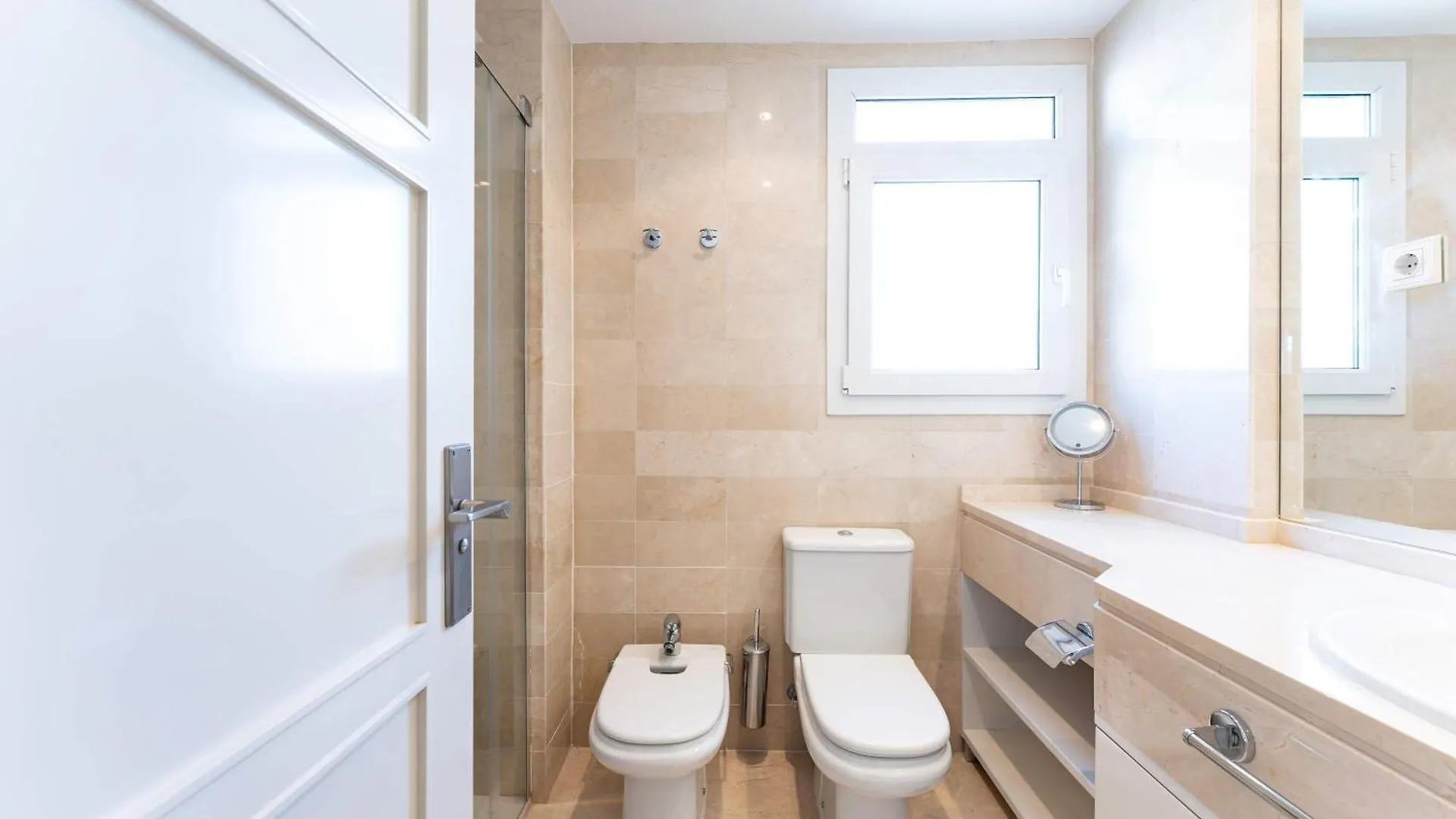 Apartamento Familiar Con Acceso Directo A La Playa En Puente Romano, Marbella