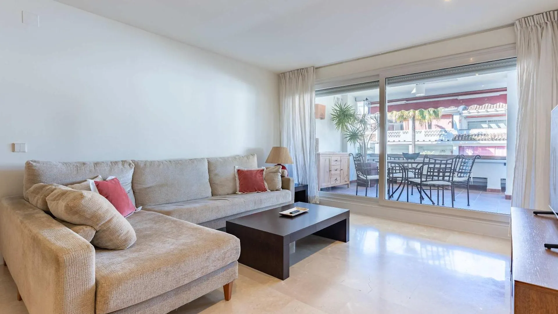 Appartement Apartamento Familiar Con Acceso Directo A La Playa En Puente Romano, Marbella Spanje