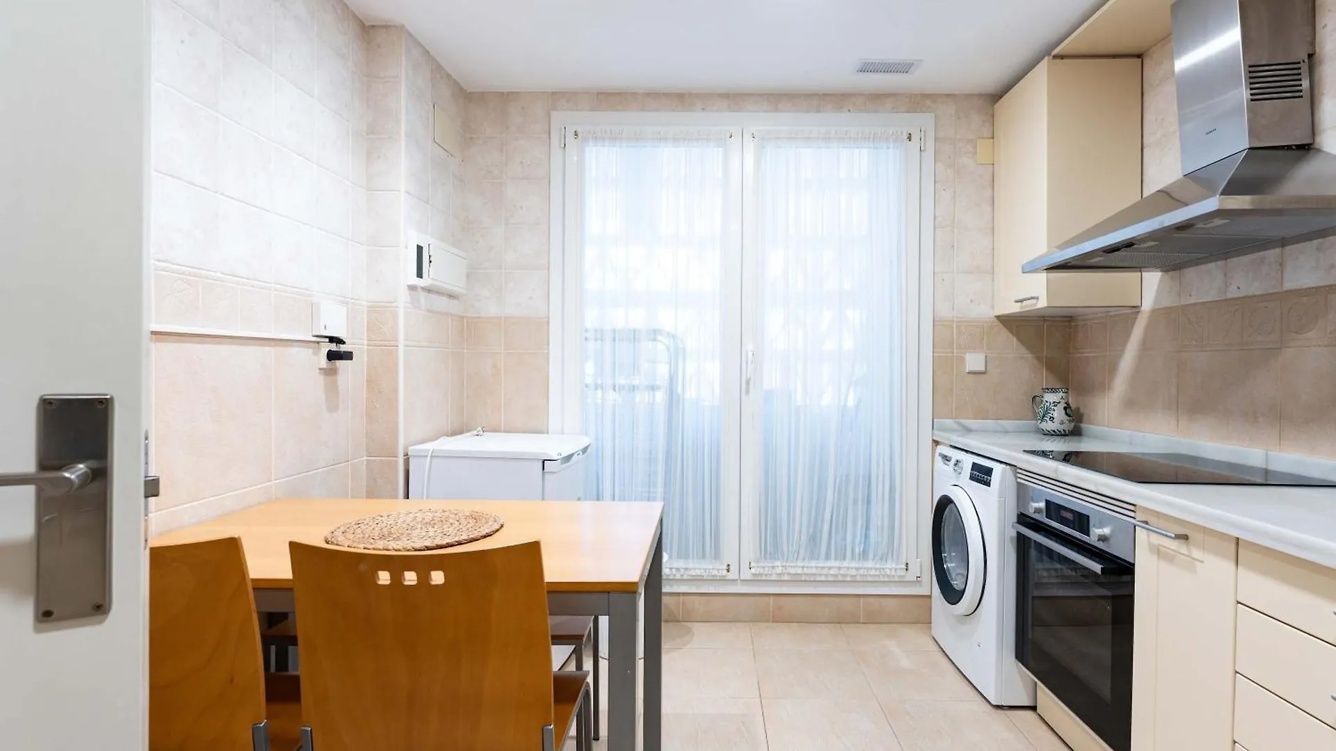 Lejlighed Apartamento Familiar Con Acceso Directo A La Playa En Puente Romano, Marbella