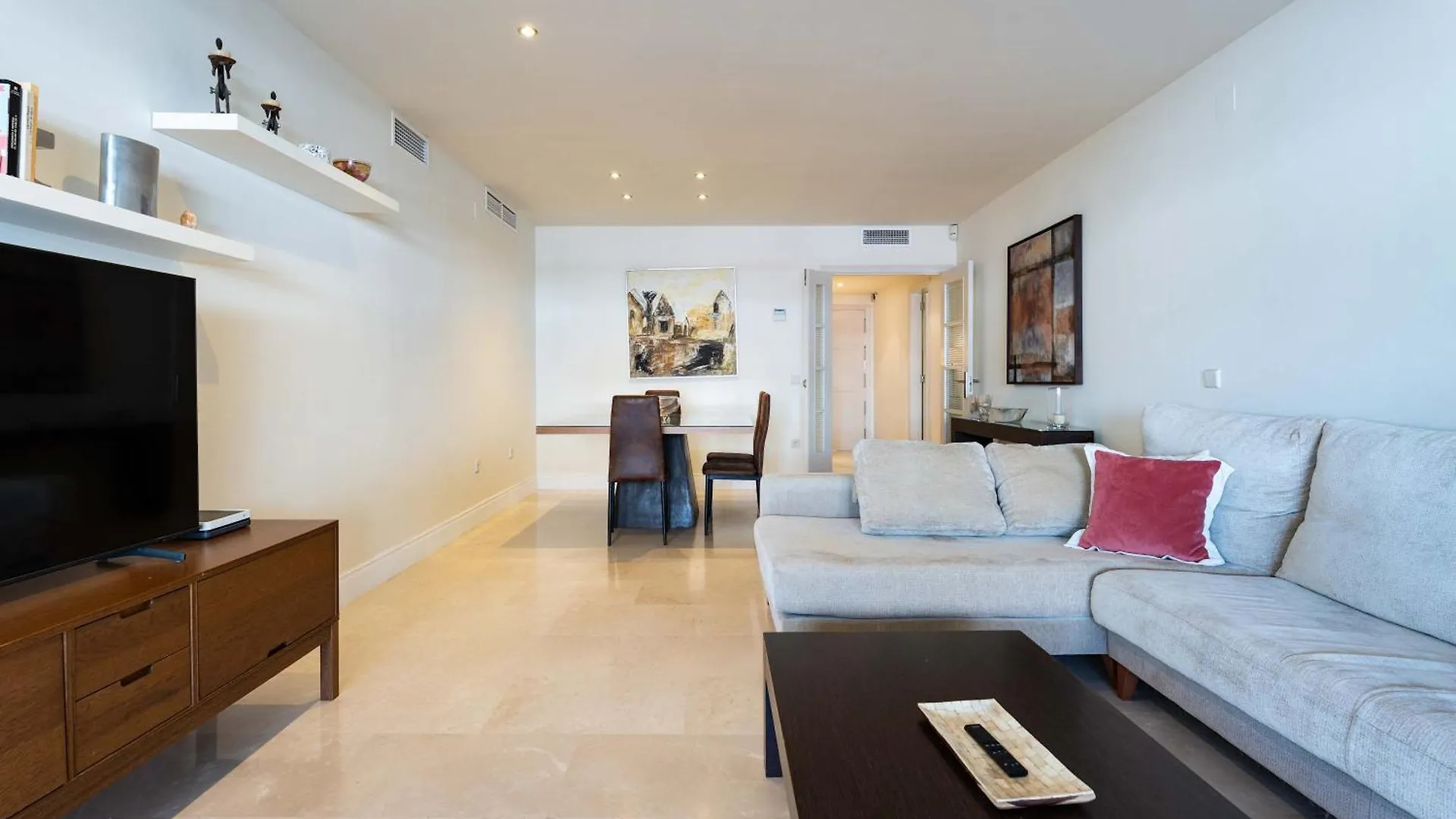 Apartamento Familiar Con Acceso Directo A La Playa En Puente Romano, Marbella