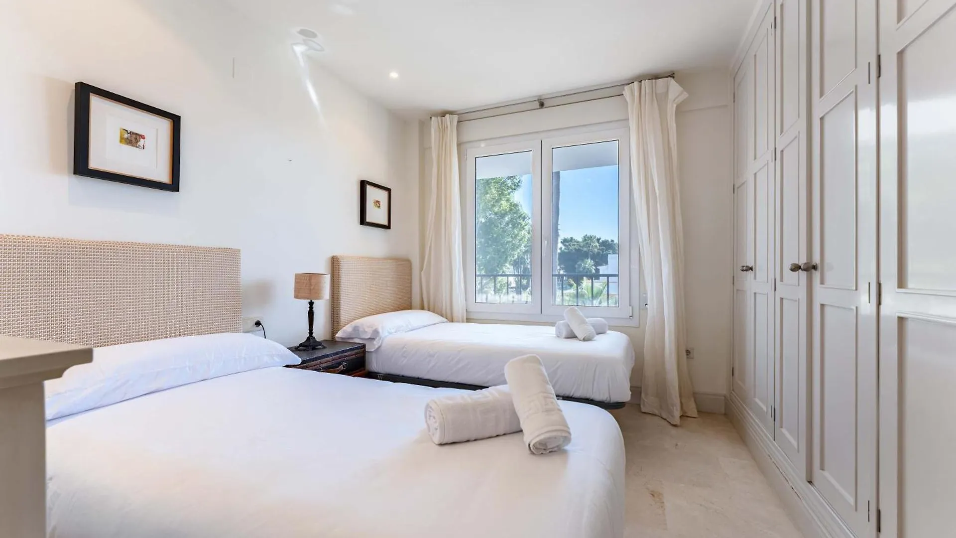 Apartment Apartamento Familiar Con Acceso Directo A La Playa En Puente Romano, Marbella Spanien