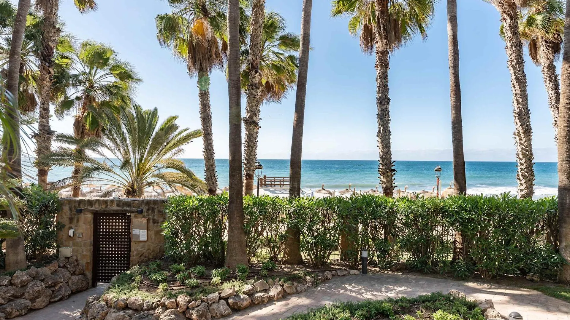 Apartamento Familiar Con Acceso Directo A La Playa En Puente Romano, Marbella